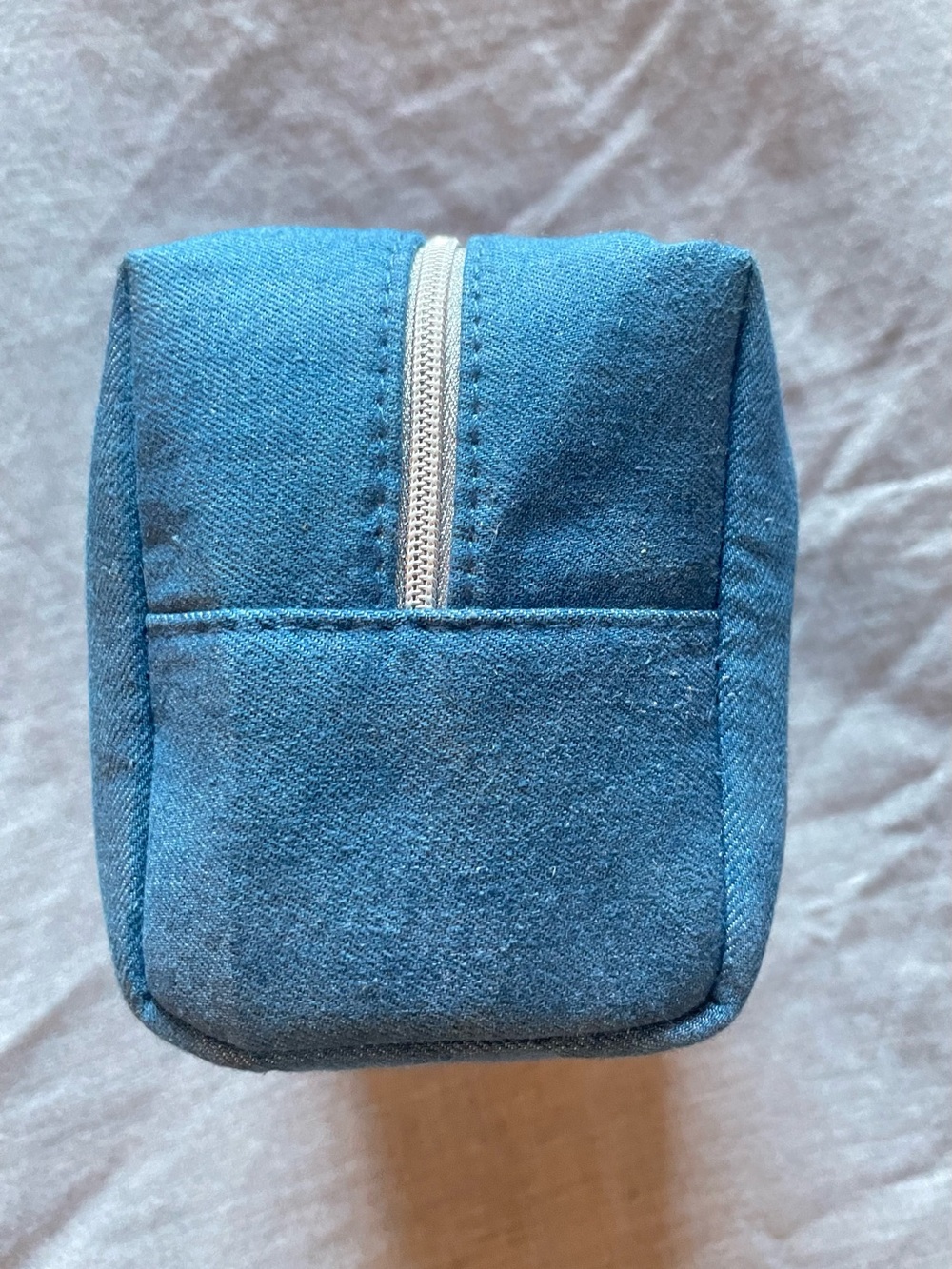 ✨ NEW Dior Beauty Denim Cosmetic Pouch Bag • Plastic On Zipper! 💎 - Picture 5 of 10